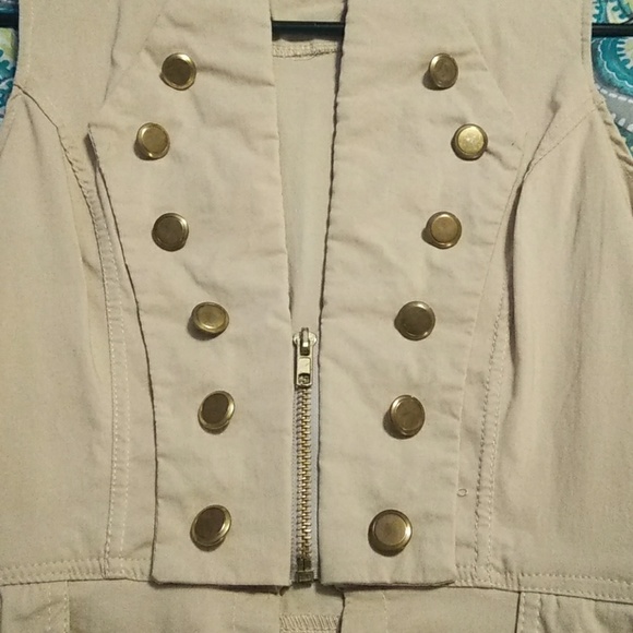 Tan vest style top - Picture 3 of 3